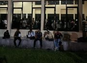 Demi Secarik SKCK, Warga Rela Antri Sejak Subuh Sampai Malam