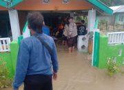 Banjir Rendam Permukiman di Nuhon, Polisi Turun Evakuasi Warga dan Amankan Lokasi