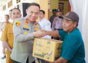 Kapolda Sulteng Bagikan Ratusan Paket Sembako