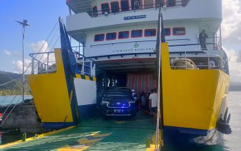 Antrean Mengular di Pelabuhan Ferry Luwuk
