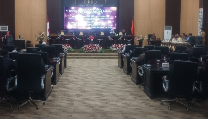 Paripurna KUPA-PPAS 2026, Ketua DPRD Soroti OPD yang “Acuh”
