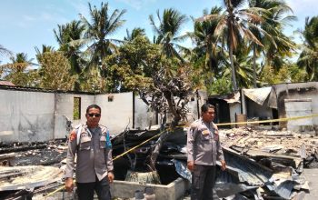 Rumah Kades Nipa Kalemoan Ludes Terbakar