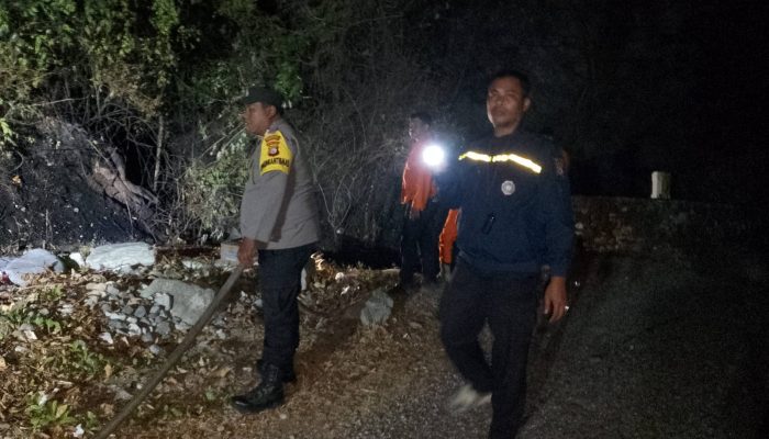Api Mengamuk hingga Malam, Dua Hektar Terbakar