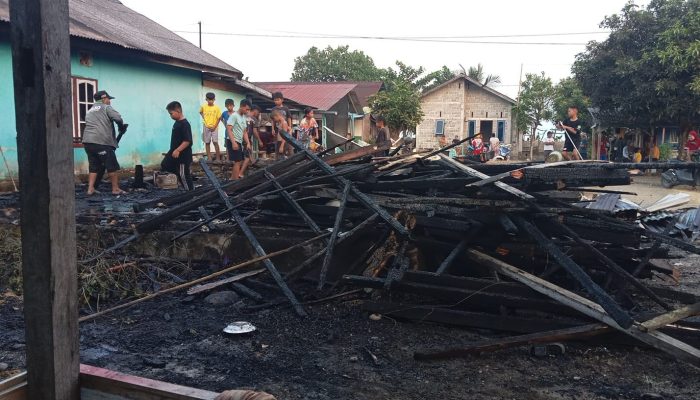 Rumah Kayu Lansia 92 Tahun Ludes Terbakar