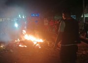 Protes Listrik Padam, Warga Bakar Ban dan Tutup Jalan