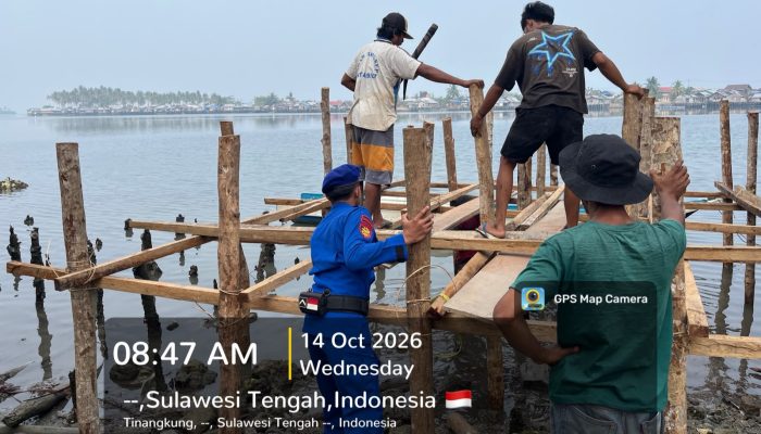 Polisi Turun Langsung Bantu Warga Pesisir Bangkep