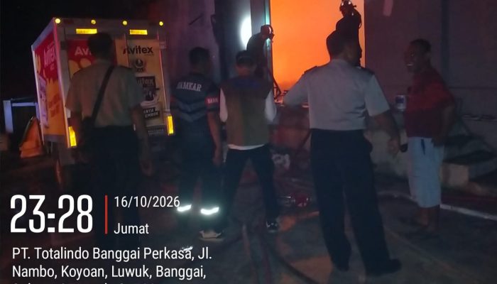 Gudang PT Tirta Kencana Tatawarna Terbakar