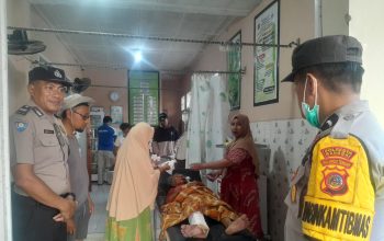 Nenek 61 Tahun Tertabrak Motor, Kaki Kiri Patah