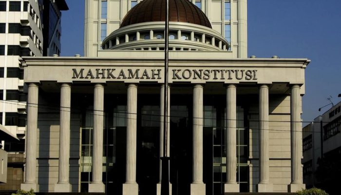 Tiang Listrik Berdiri di Tanah Warga, Gugatan Kandas